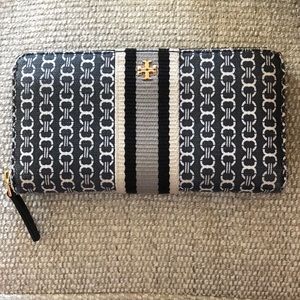 TORY BURCH Gemini Link Wallet 🖤🤍